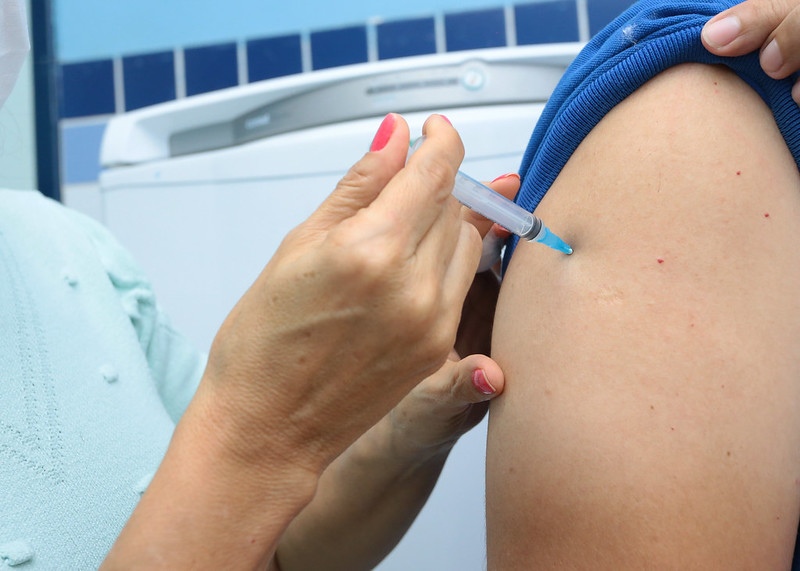 Prefeitura amplia vacinação contra meningite para jovens entre 15 e 19 anos