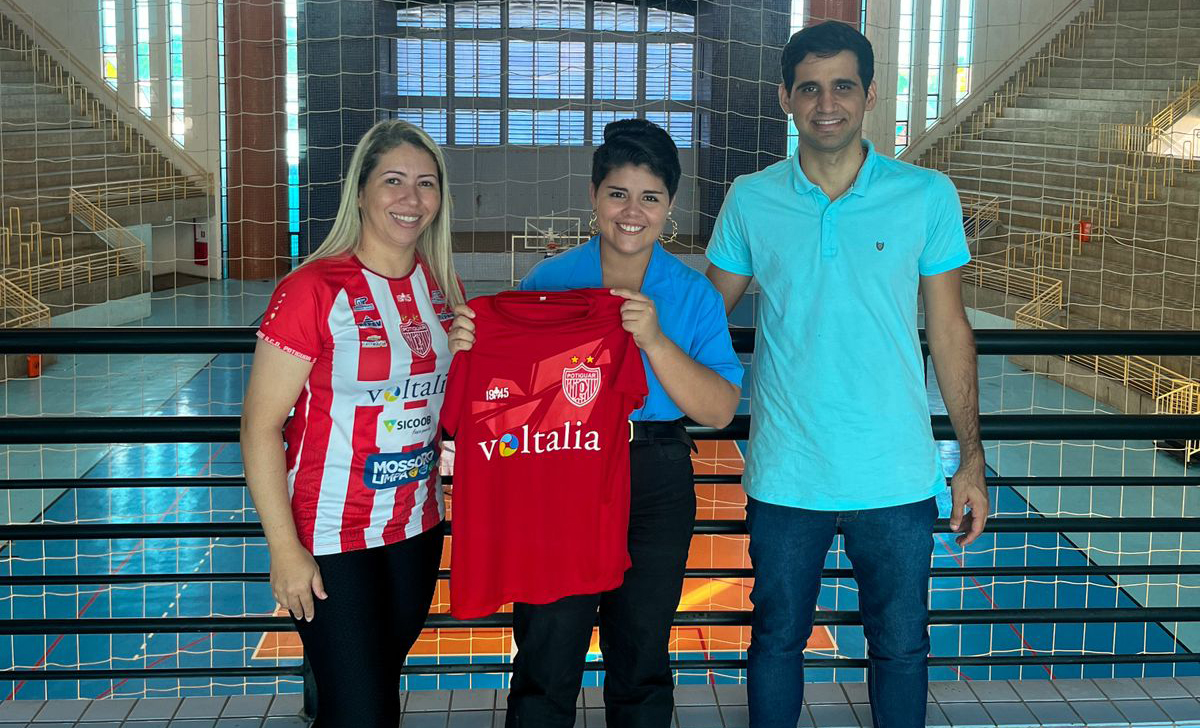 Prefeitura e Potiguar fecham parceria para projeto social com futsal feminino no Ginásio Pedro Ciarlini