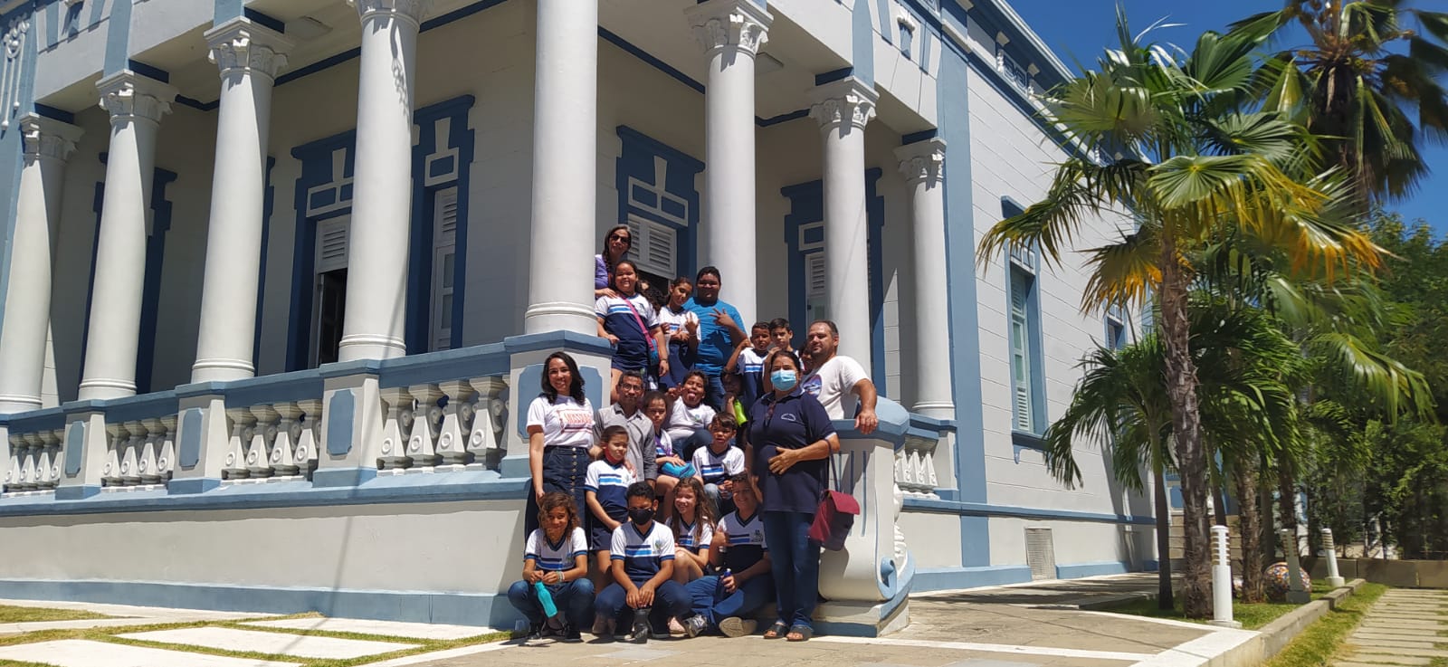 Alunos da Escola Municipal Ronald Pinheiro Néo Júnior visitam pontos turísticos de Mossoró