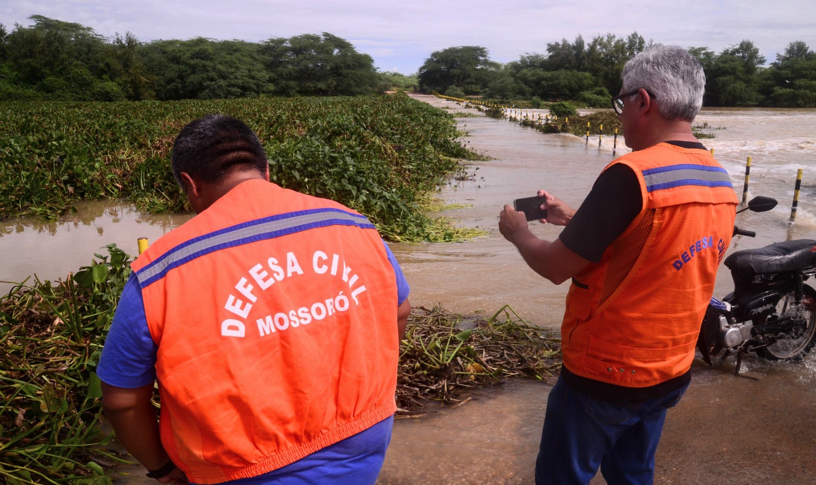 Defesa Civil intensifica trabalho de monitoramento do nível do Rio Mossoró na comunidade Passagem de Pedra