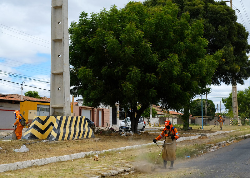 "Mossoró Limpa" - Prefeitura de Mossoró avança com mutirão de limpeza na região Oeste