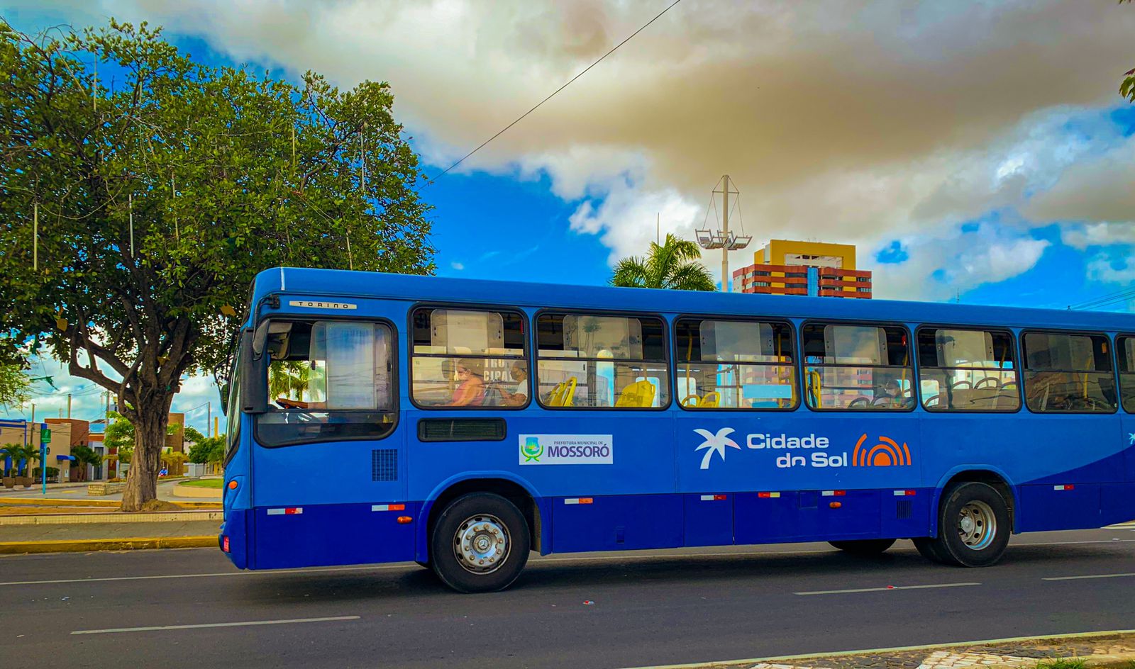 Programa “Ônibus no Bairro” beneficia moradores do Odete Rosado