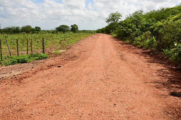 Prefeitura entrega estrada da Panela do Amaro totalmente recuperada à comunidade