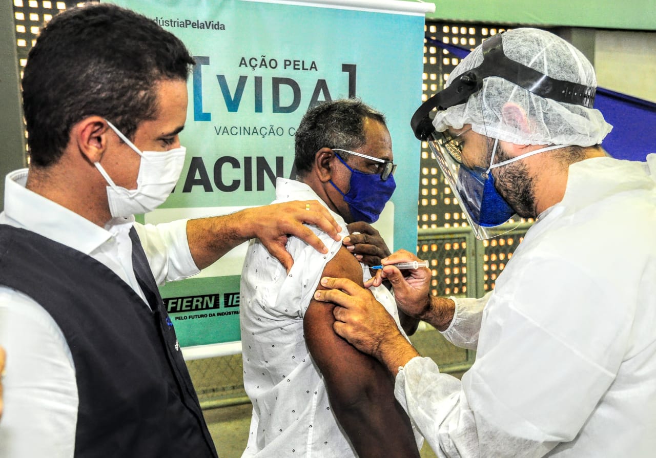 Covid-19: Prefeitura abre novo ponto de vacinação e renais crônicos são imunizados