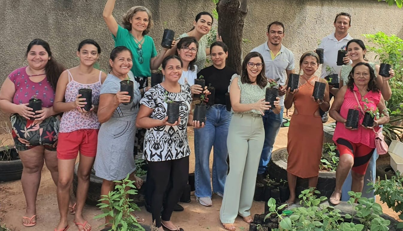 UBS do bairro Bom Pastor realiza oficina com a população sobre cultivo de hortelã