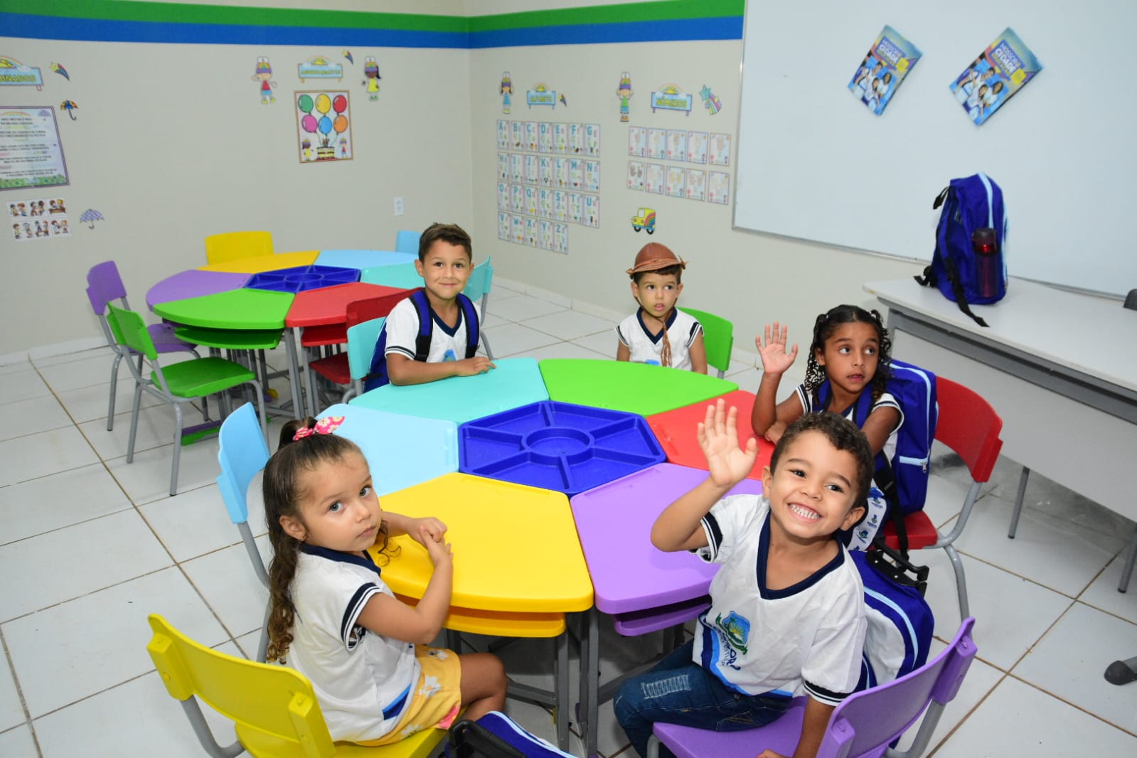 Comunidade do Córrego Mossoró celebra entrega da Escola Francisco França revitalizada