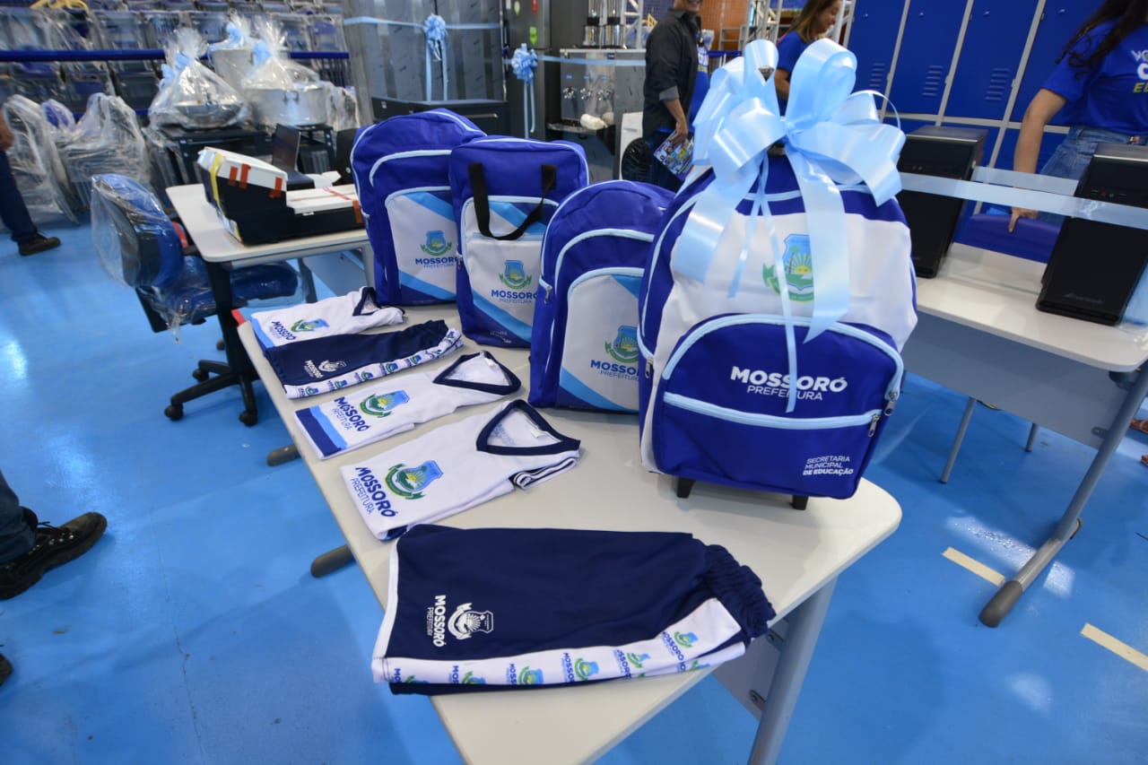 Prefeitura de Mossoró anuncia entrega de fardamento e kits escolares para o dia 15 de fevereiro