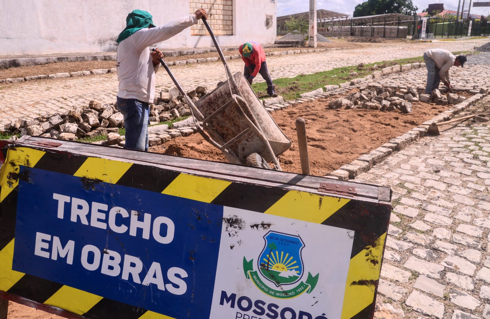 Prefeitura avança com “Operação tapa-buracos” nos bairros  Santo Antônio e Abolição IV
