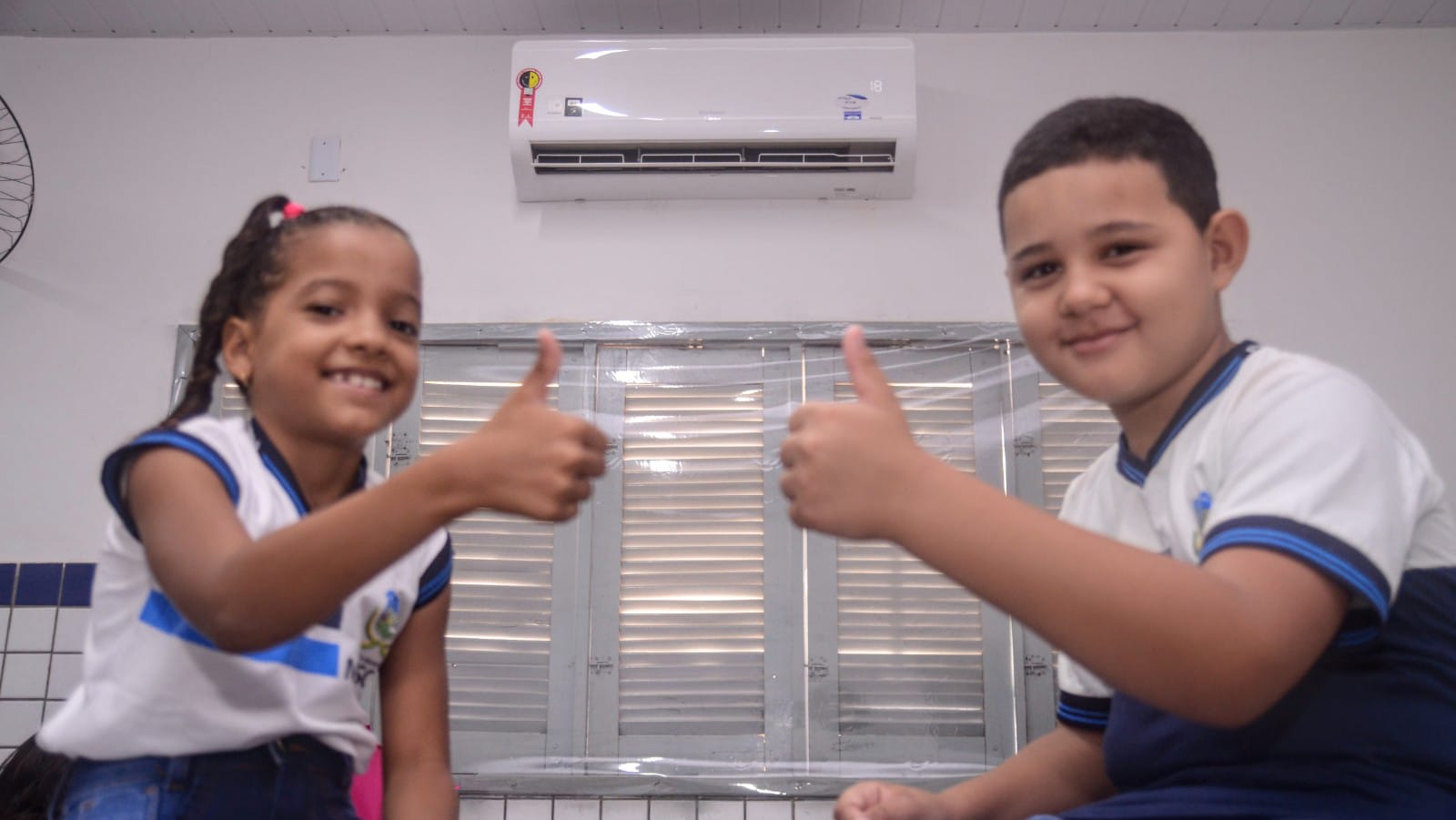 Estudantes Iniciam o ano letivo comemorando a climatização de salas de aula na comunidade Barrinha